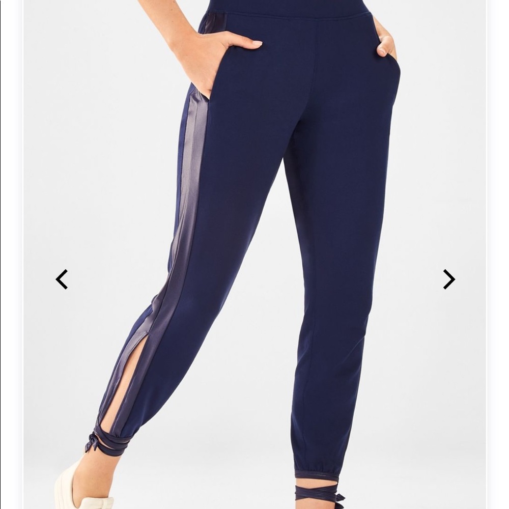 Fabletics Kara Jogger - Navy